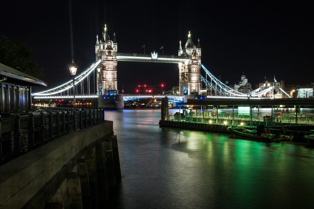 Londýn - tower bridge v noci