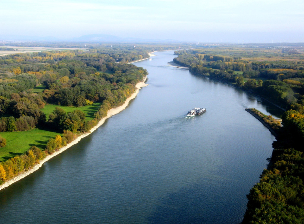 Danube_by_Vienna__Austria