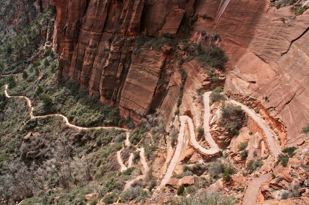 Hike to Zion National Park - angels landing
