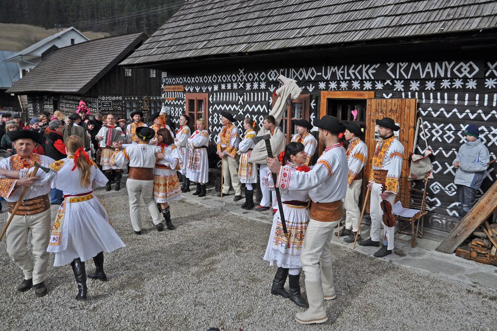 Čičmany - tradičné slovenské fašiangy