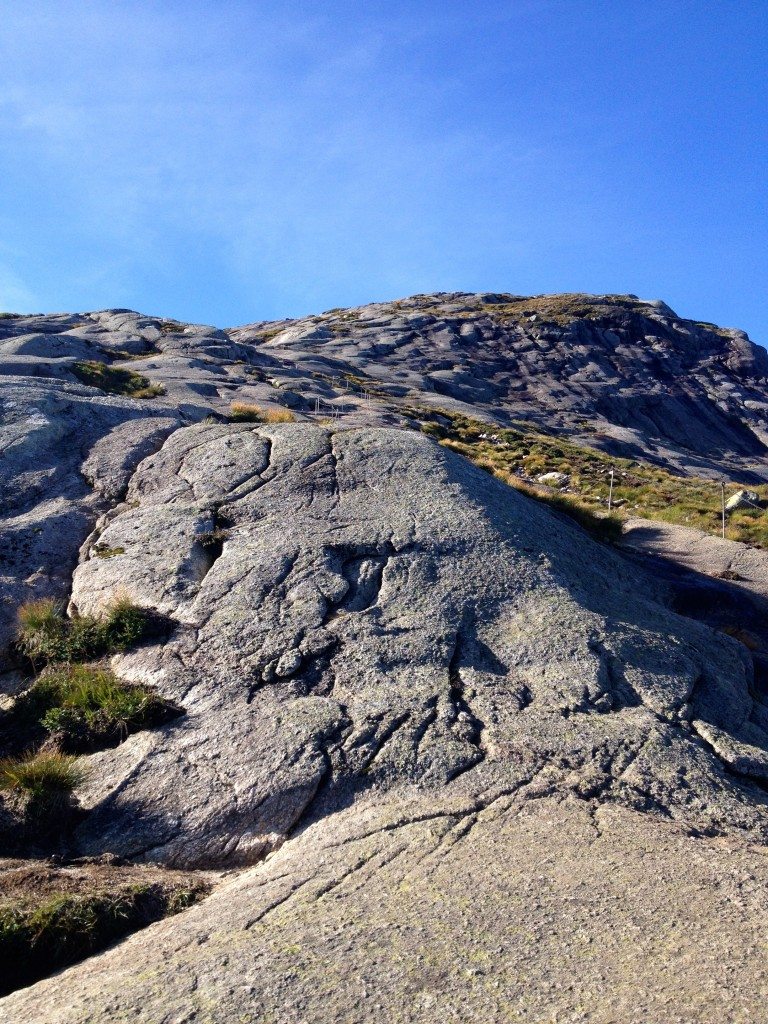 strmak pri vystupe na kjerag