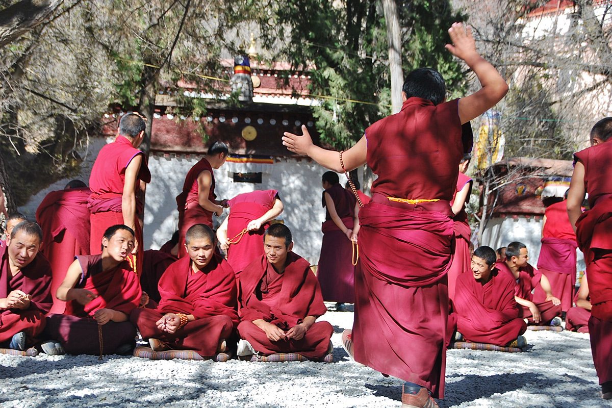 Tibetskí mnísi