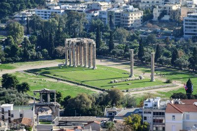 diov chrám a hadrianov oblúk z akropoly