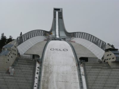 Oslo - skokanský mostík v Nórsku