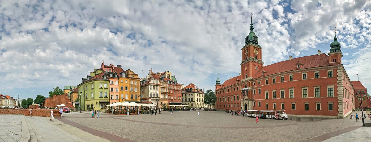 námestie s kráľovským palácom