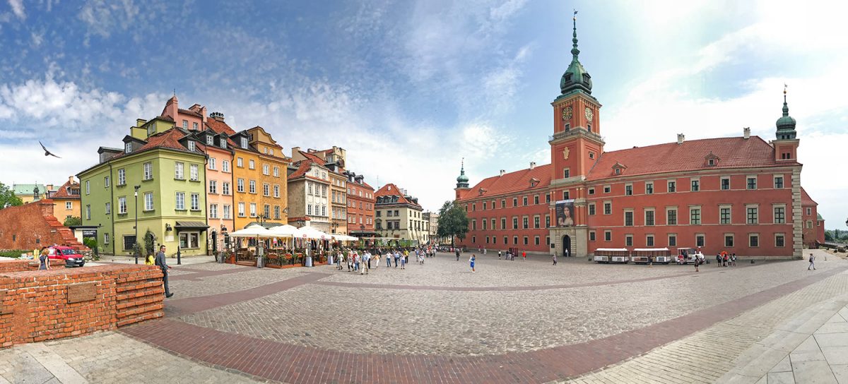 námestie s kráľovským palácom Varšava